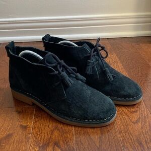 Hush Puppies Women’s Size 7.5 Black Suede Chaco Boots Tassel Lace Up